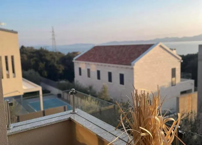 Apartment 3 Bedroom Urban Townhouse By The Adriatic Sea Kožino