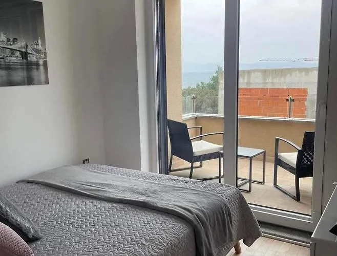 Apartment 3 Bedroom Urban Townhouse By The Adriatic Sea