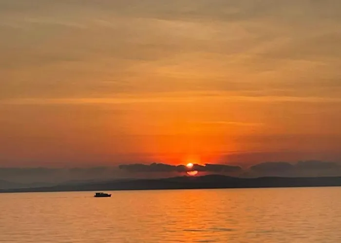 Apartment 3 Bedroom Urban Townhouse By The Adriatic Sea
