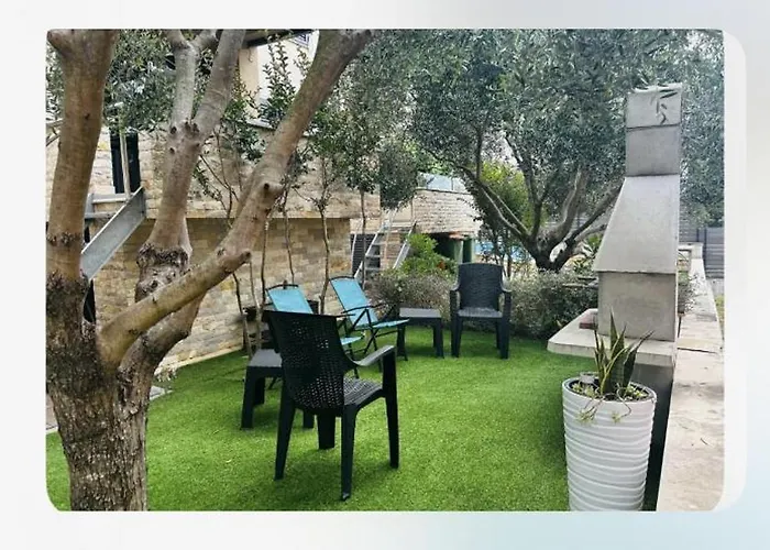 Apartment 3 Bedroom Urban Townhouse By The Adriatic Sea Kožino