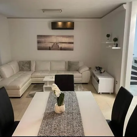 3 Bedroom Urban Townhouse By The Adriatic Sea