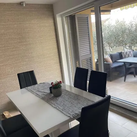 3 Bedroom Urban Townhouse By The Adriatic Sea *