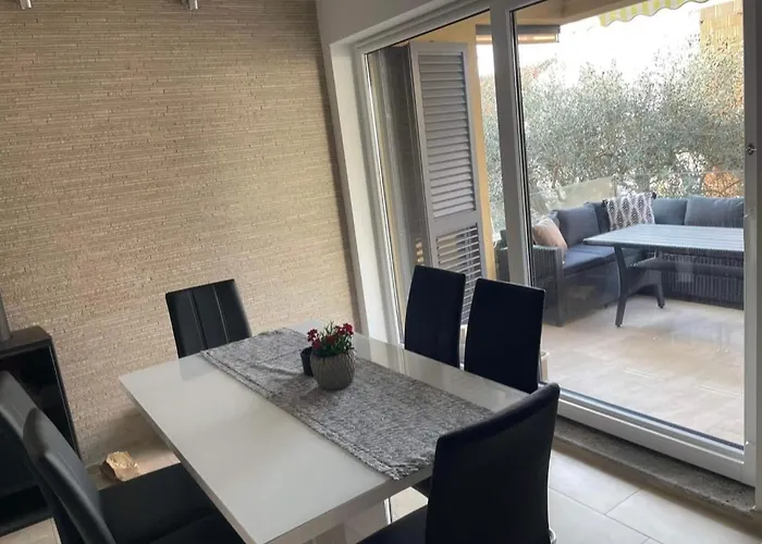 3 Bedroom Urban Townhouse By The Adriatic Sea *