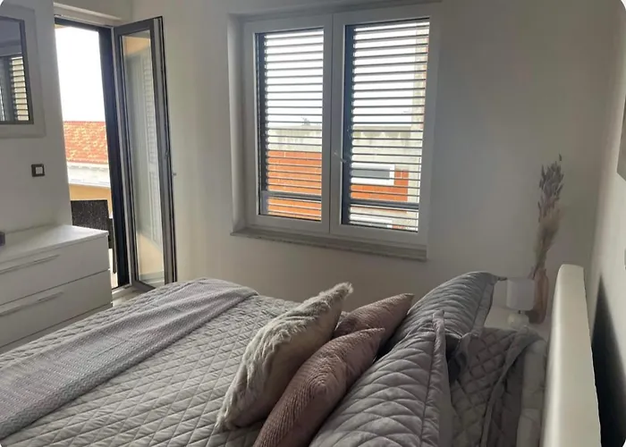 3 Bedroom Urban Townhouse By The Adriatic Sea Apartman